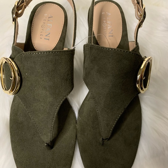 Sandals - Picture 7 of 7